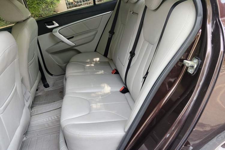 Used Geely Auto Emgrand 2016 Sedan 1.5L Manual Luxury Model Left Rear Seat