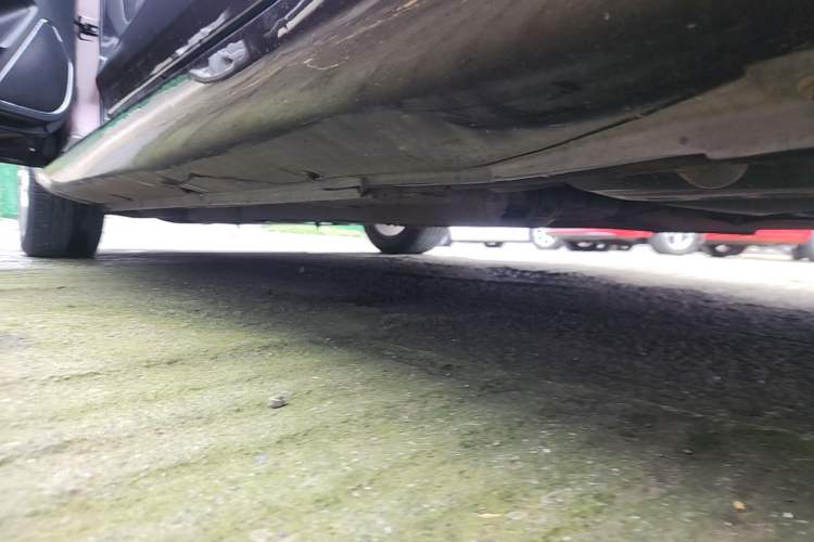 Used Geely Auto Emgrand 2016 Sedan 1.3T CVT Upward Edition Left Side Sill