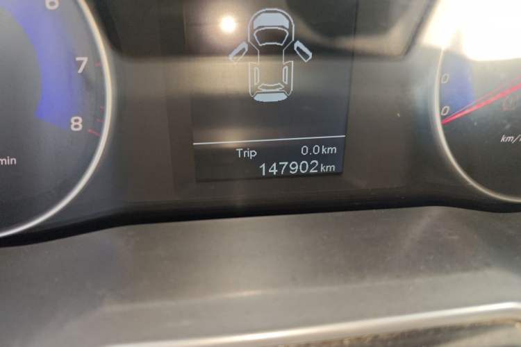 Used Geely Auto Emgrand 2016 Sedan 1.5L Manual Upward Edition Odometer Close Up