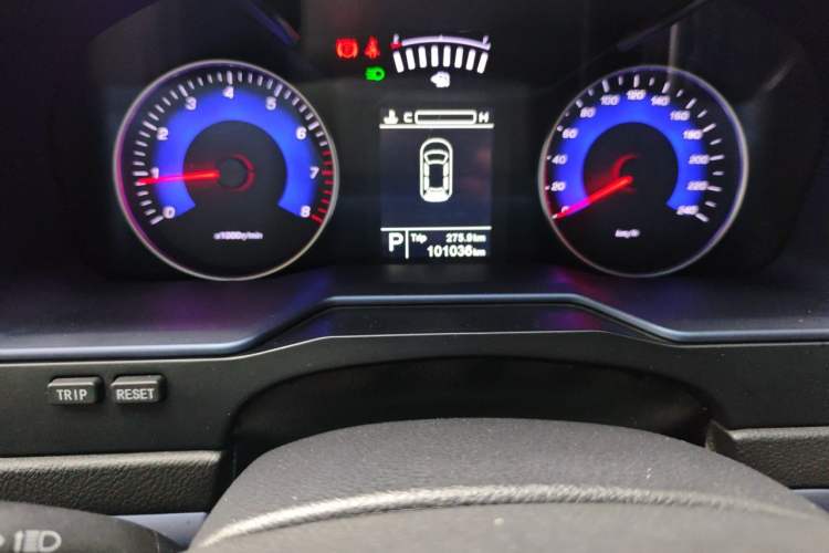Used Geely Auto Emgrand 2016 Sedan 1.3T CVT Prestige Model Odometer Close Up