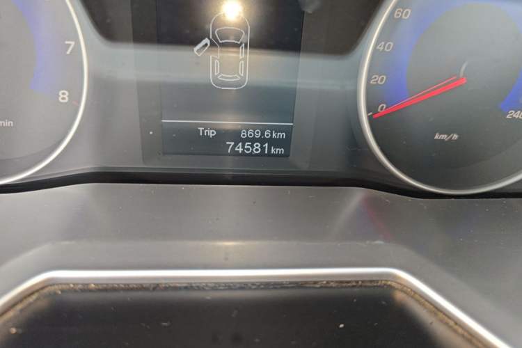 Used Geely Auto Emgrand 2016 Sedan 1.5L Manual Upward Edition Odometer Close Up
