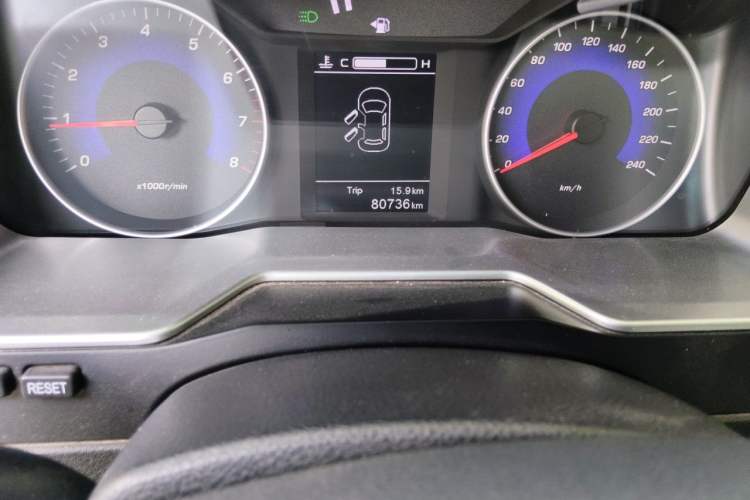 Used Geely Auto Emgrand 2016 Sedan 1.5L Manual Luxury Model Odometer Close Up