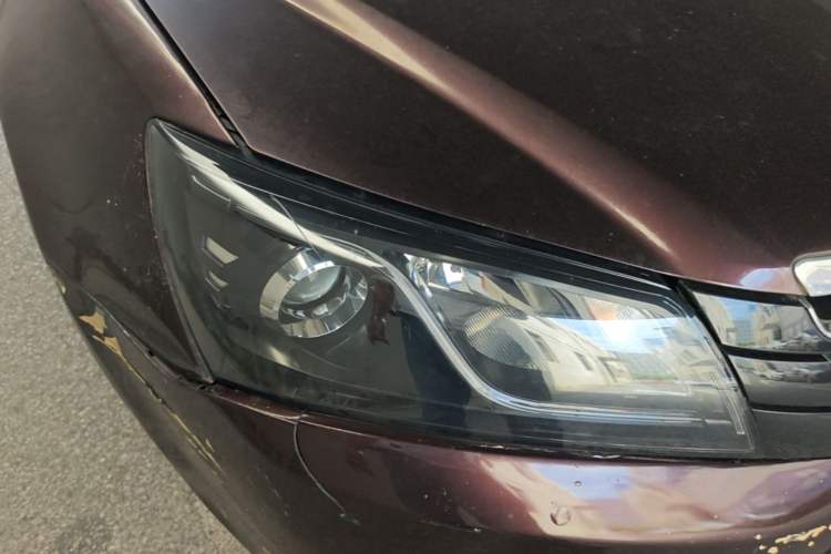 Used Geely Auto Emgrand 2016 Sedan 1.5L CVT Upward Version Right Front Headlight