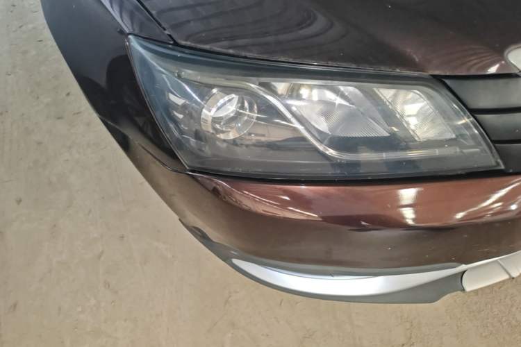 Used Geely Auto Emgrand 2016 Hatchback RS 1.3T CVT Top-Tier Version Right Front Headlight