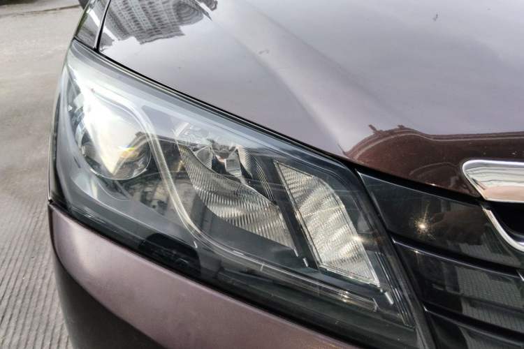 Used Geely Auto Emgrand 2016 Sedan 1.5L Manual Upward Edition Right Front Headlight