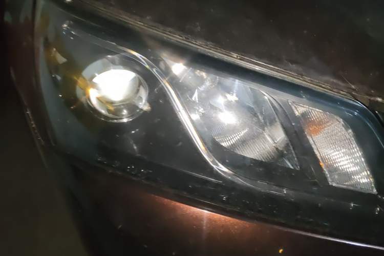 Used Geely Auto Emgrand 2016 Sedan 1.3T Manual Upward Edition Right Front Headlight