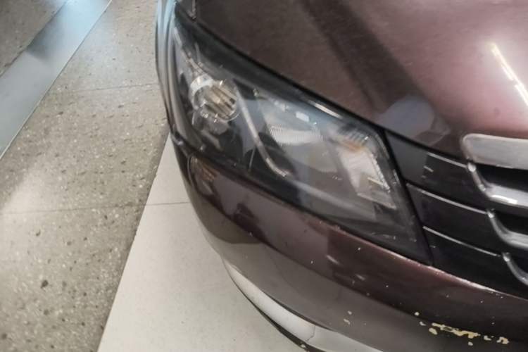 Used Geely Auto Emgrand 2016 Sedan 1.5L CVT Upward Version Right Front Headlight