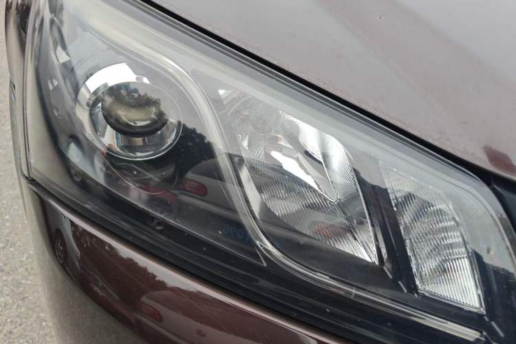 Used Geely Auto Emgrand 2016 Sedan 1.5L Manual Upward Edition Right Front Headlight