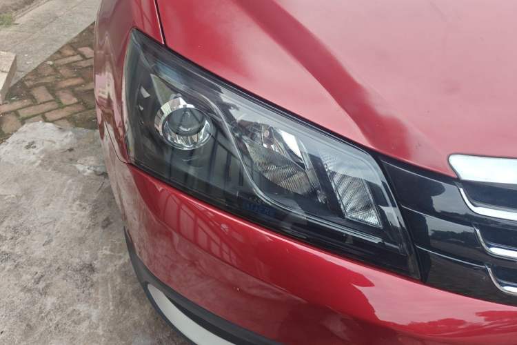 Used Geely Auto Emgrand 2016 Hatchback RS 1.5L CVT Upward Edition Right Front Headlight
