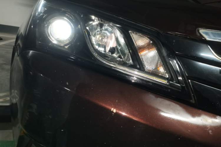 Used Geely Auto Emgrand 2016 Sedan 1.5L Manual Upward Edition Right Front Headlight