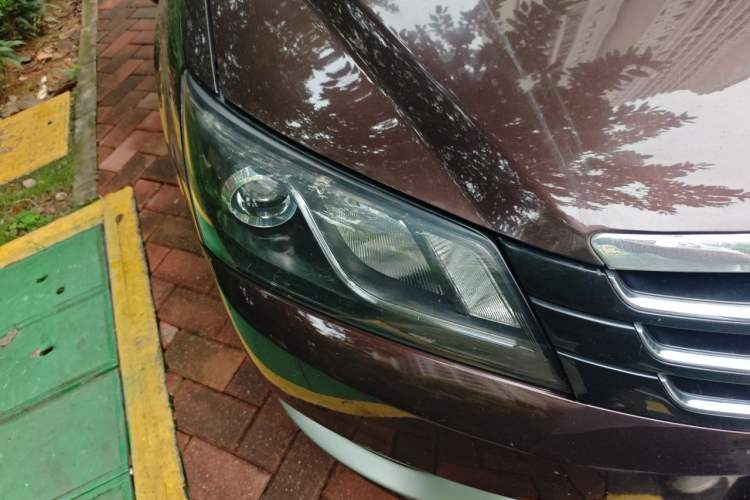 Used Geely Auto Emgrand 2016 Sedan 1.3T CVT Prestige Model Right Front Headlight