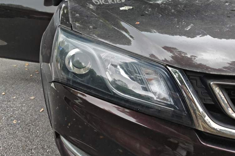 Used Geely Auto Emgrand 2016 Sedan 1.5L Manual Luxury Model Right Front Headlight