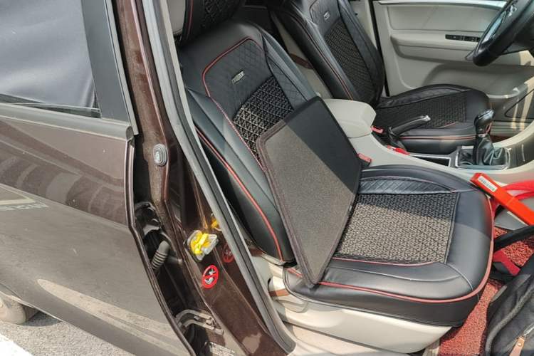 Used Geely Auto Emgrand 2016 Sedan 1.5L Manual Luxury Model Right Front Seat