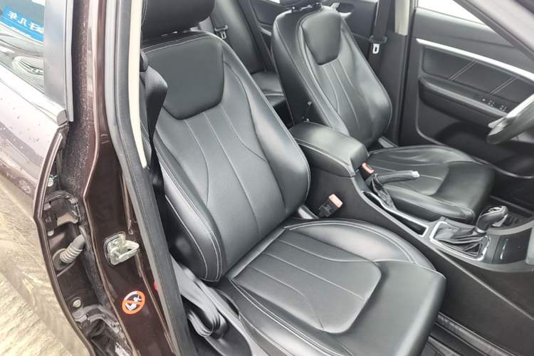 Used Geely Auto Emgrand 2016 Sedan 1.3T CVT Upward Edition Right Front Seat