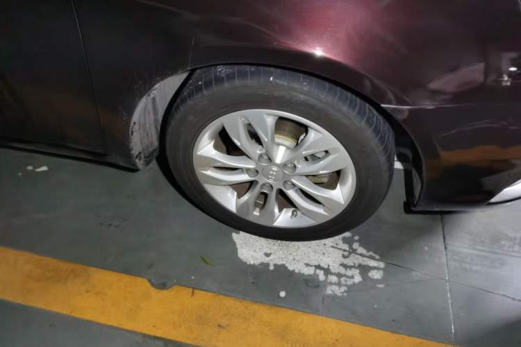 Used Geely Auto Emgrand 2016 Sedan 1.5L CVT Upward Version Right Front Wheel Hub