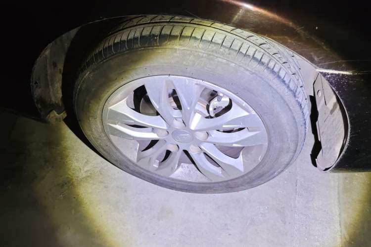 Used Geely Auto Emgrand 2016 Sedan 1.3T Manual Upward Edition Right Front Wheel Hub