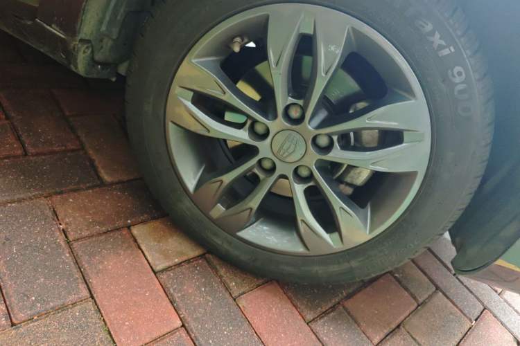 Used Geely Auto Emgrand 2016 Sedan 1.3T CVT Prestige Model Right Front Wheel Hub