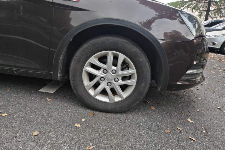 Used Geely Auto Emgrand 2016 Sedan 1.5L Manual Luxury Model Right Front Wheel Hub