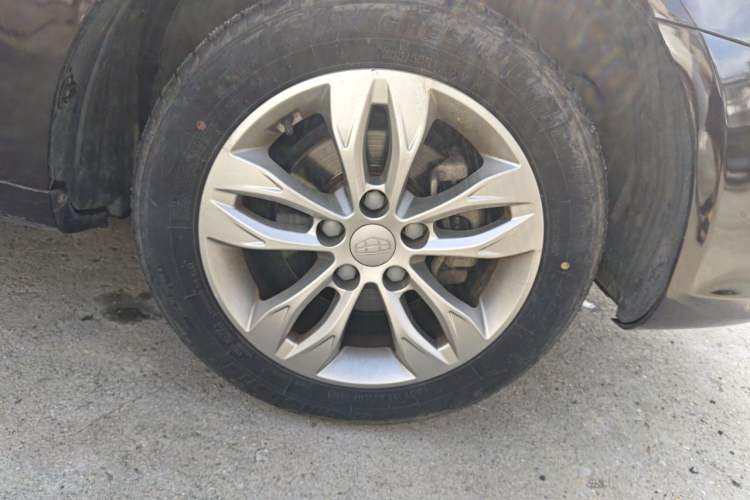 Used Geely Auto Emgrand 2016 Sedan 1.5L Manual Upward Edition Right Front Wheel Hub