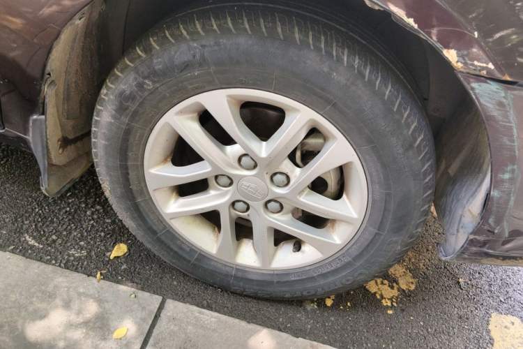Used Geely Auto Emgrand 2016 Sedan 1.5L Manual Luxury Model Right Front Wheel Hub