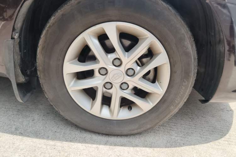 Used Geely Auto Emgrand 2016 Sedan 1.5L Manual Luxury Model Right Front Wheel Hub