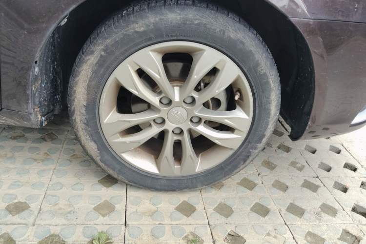 Used Geely Auto Emgrand 2016 Sedan 1.3T CVT Upward Edition Right Front Wheel Hub