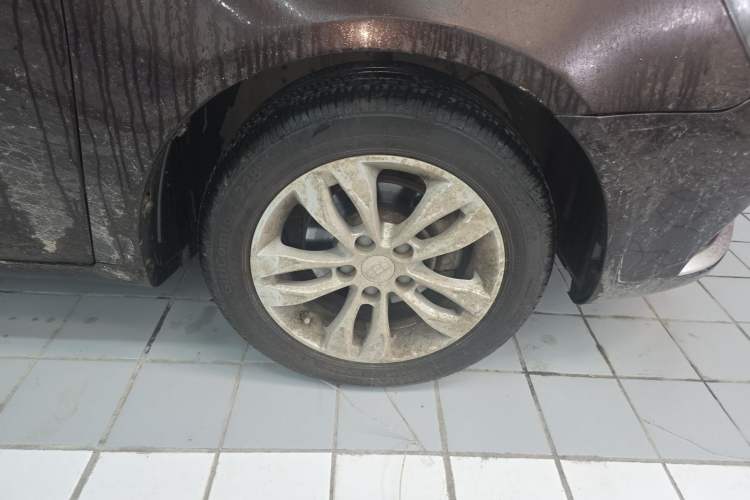 Used Geely Auto Emgrand 2016 Sedan 1.5L Manual Upward Edition Right Front Wheel Hub