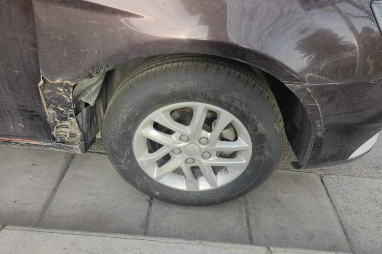 Used Geely Auto Emgrand 2016 Sedan 1.5L Manual Luxury Model Right Front Wheel Hub