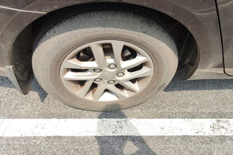 Used Geely Auto Emgrand 2016 Sedan 1.5L Manual Luxury Model Right Rear Wheel Hub