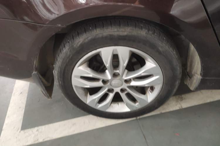Used Geely Auto Emgrand 2016 Sedan 1.5L Manual Upward Edition Right Rear Wheel Hub