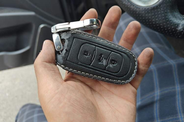 Used Geely Auto Emgrand 2016 Sedan 1.5L Manual Upward Edition Vehicle Key