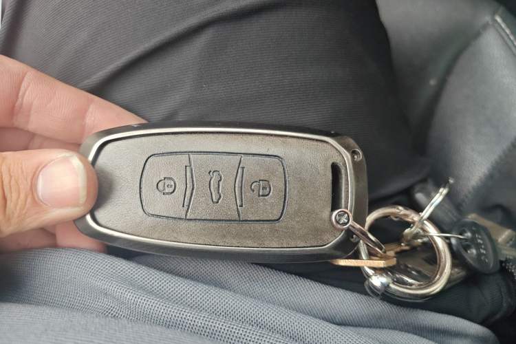 Used Geely Auto Emgrand 2016 Hatchback RS 1.5L CVT Upward Edition Vehicle Key