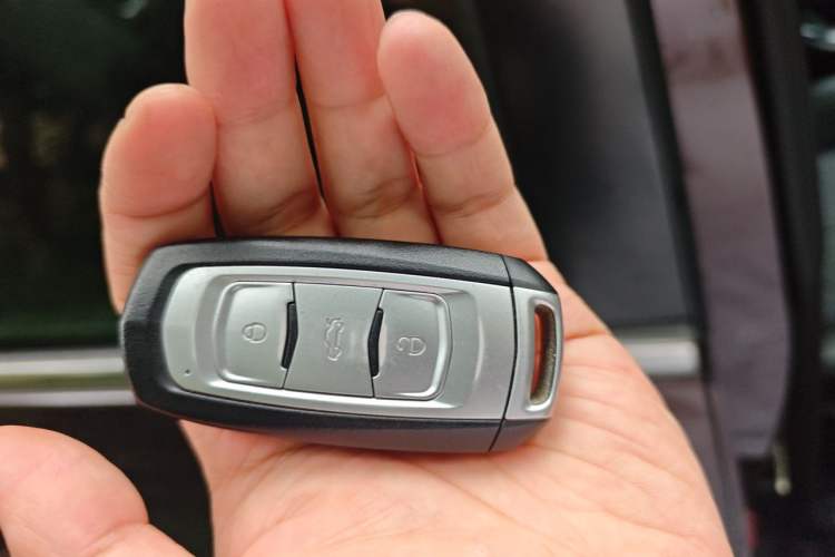 Used Geely Auto Emgrand 2016 Sedan 1.3T CVT Prestige Model Vehicle Key