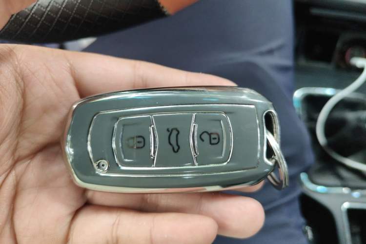 Used Geely Auto Emgrand 2016 Sedan 1.5L Manual Upward Edition Vehicle Key