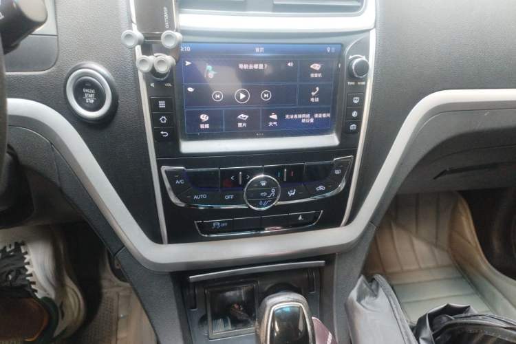 Used Geely Auto Emgrand 2016 Sedan 1.5L CVT Upward Version Audio And AC Panel