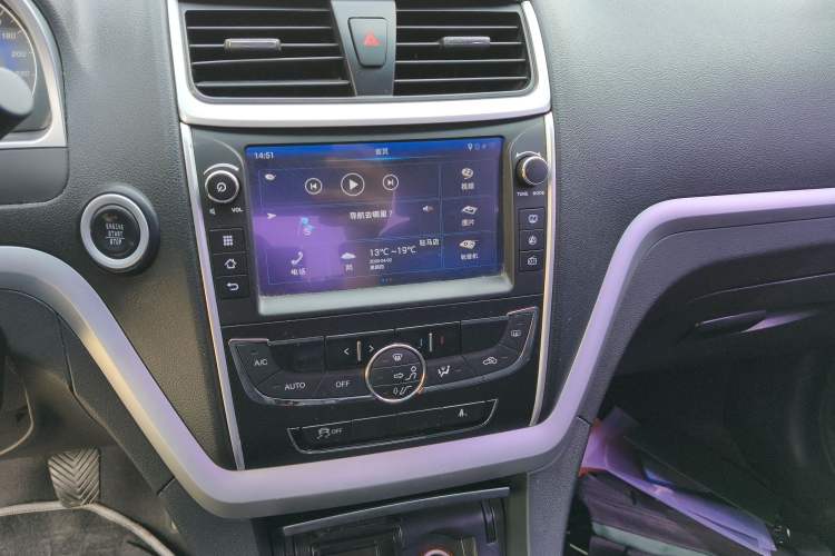 Used Geely Auto Emgrand 2016 Sedan 1.5L Manual Upward Edition Audio And AC Panel