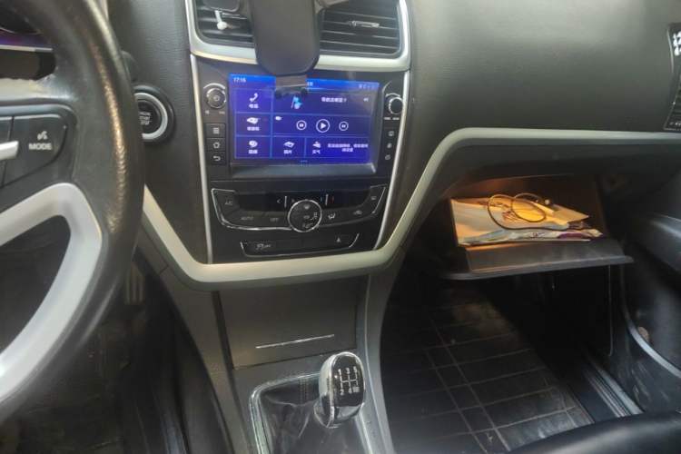 Used Geely Auto Emgrand 2016 Sedan 1.5L Manual Upward Edition Audio And AC Panel