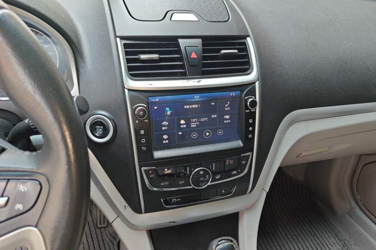 Used Geely Auto Emgrand 2016 Sedan 1.5L CVT Luxury Model Audio And AC Panel