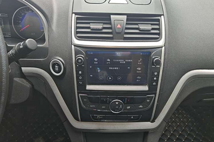 Used Geely Auto Emgrand 2016 Sedan 1.5L Manual Upward Edition Audio And AC Panel