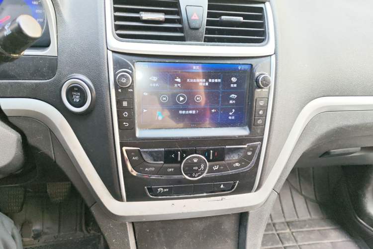 Used Geely Auto Emgrand 2016 Sedan 1.5L Manual Upward Edition Audio And AC Panel
