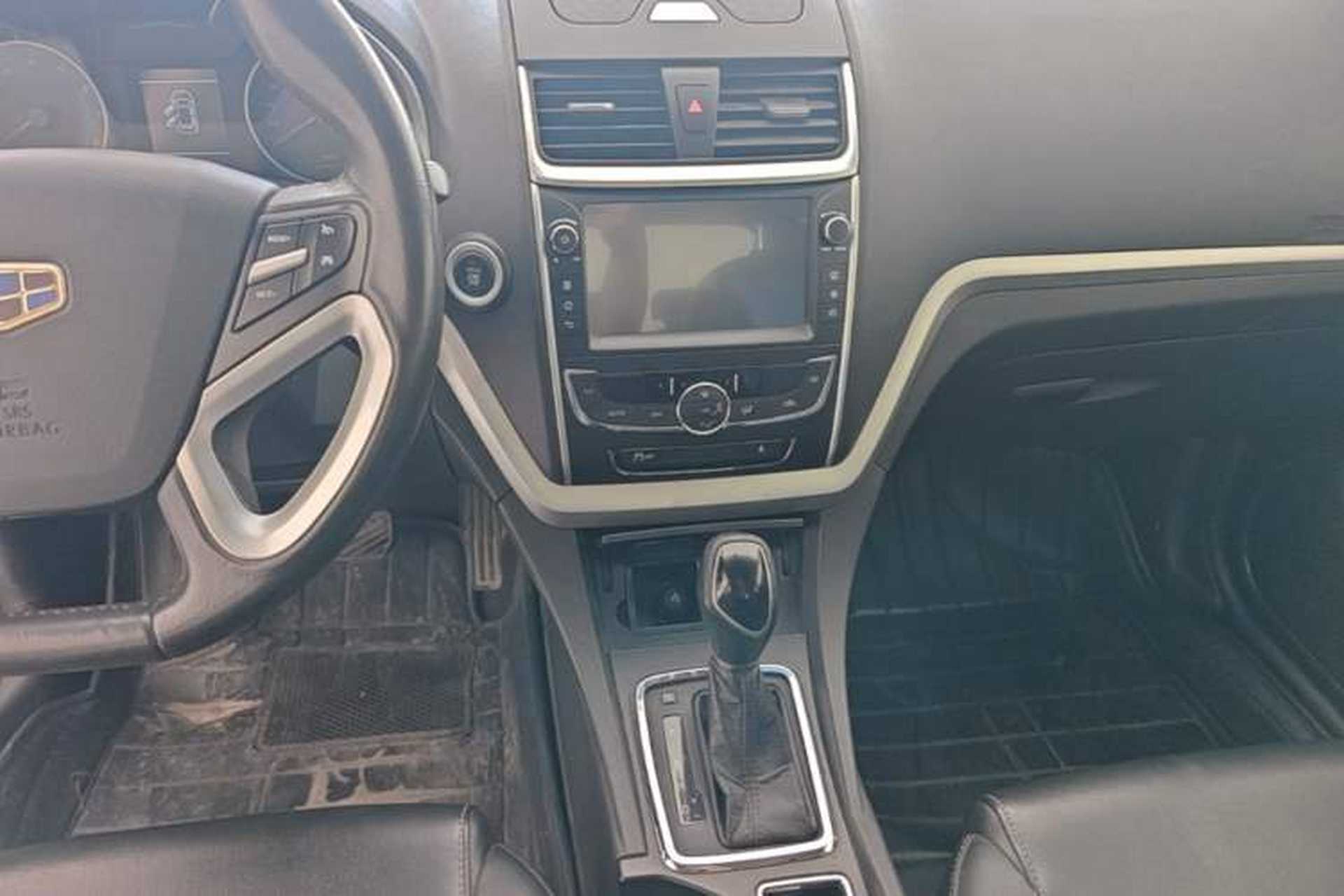 Used Geely Auto Emgrand 2016 Sedan 1.5L CVT Upward Version Audio And AC Panel