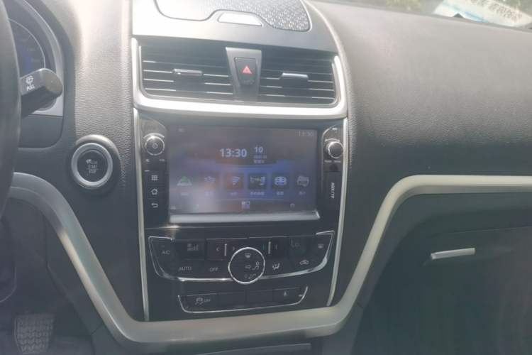 Used Geely Auto Emgrand 2016 Hatchback RS 1.5L Manual - Upward Edition Audio And AC Panel