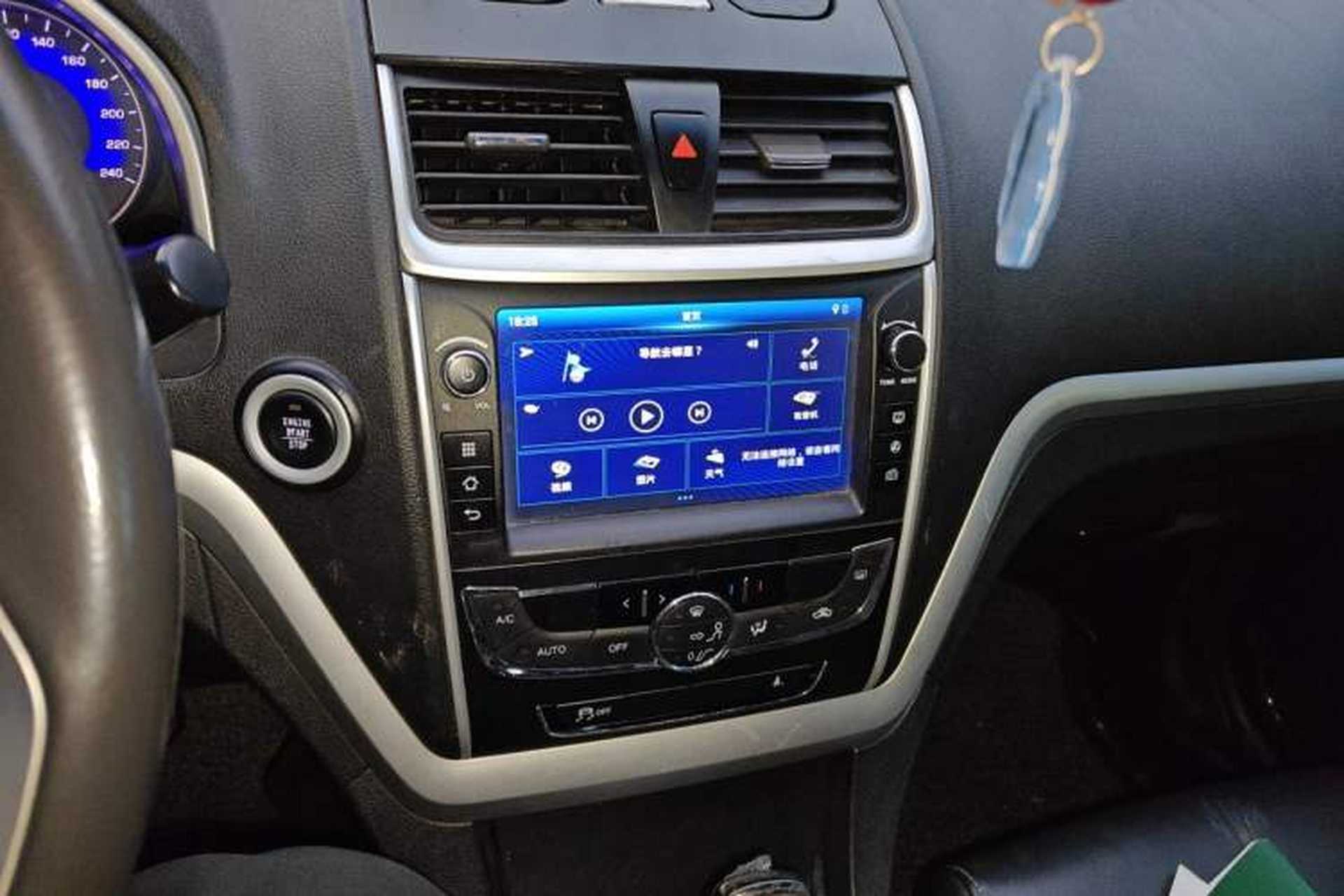 Used Geely Auto Emgrand 2016 Sedan 1.5L CVT Upward Version Audio And AC Panel