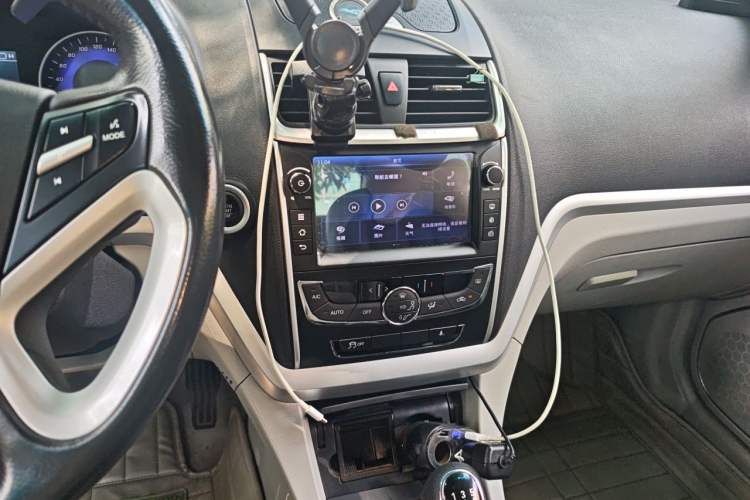 Used Geely Auto Emgrand 2016 Sedan 1.5L Manual Fashion Edition Audio And AC Panel