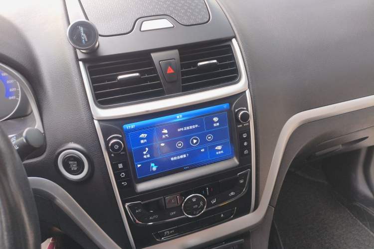 Used Geely Auto Emgrand 2016 Sedan 1.5L CVT Upward Version Audio And AC Panel