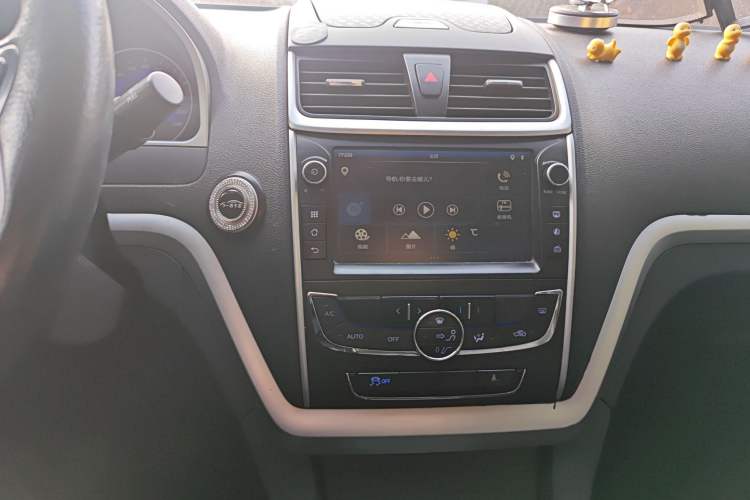 Used Geely Auto Emgrand 2016 Sedan 1.5L Manual Upward Edition Audio And AC Panel
