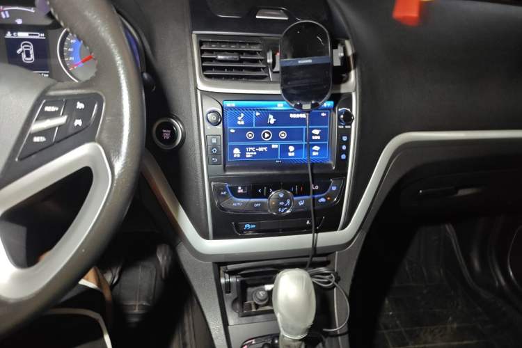 Used Geely Auto Emgrand 2016 Sedan 1.5L CVT Upward Version Audio And AC Panel