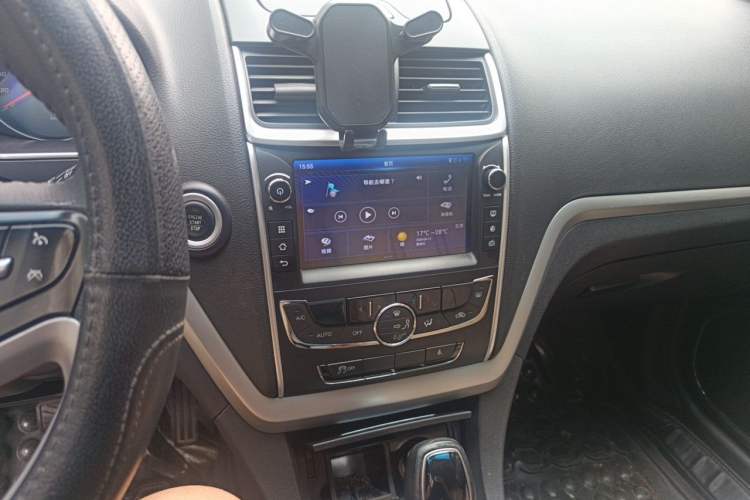 Used Geely Auto Emgrand 2016 Sedan 1.3T CVT Upward Edition Audio And AC Panel