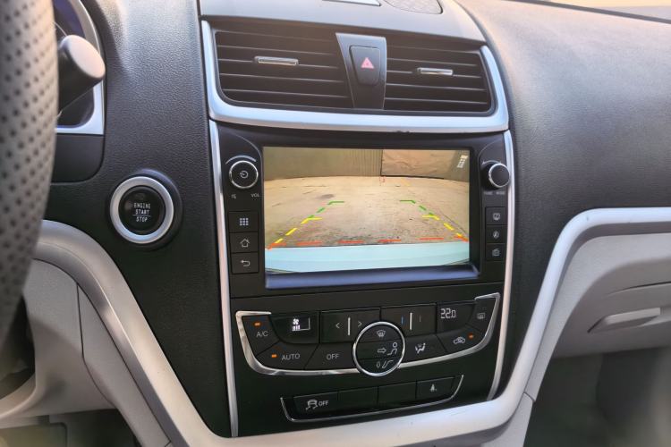 Used Geely Auto Emgrand 2016 Sedan 1.5L CVT Luxury Model Audio And AC Panel