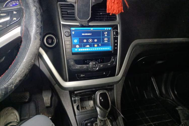 Used Geely Auto Emgrand 2016 Sedan 1.5L CVT Upward Version Audio And AC Panel